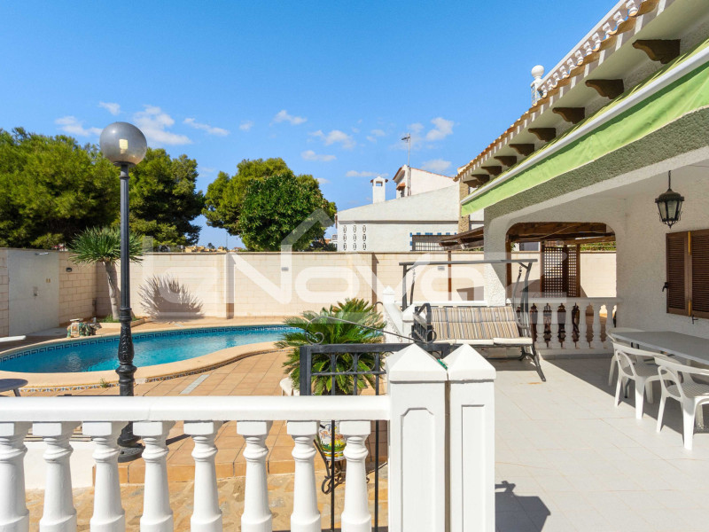 Detached villa a few steps from the beach in La Zenia, ready to move into.. #1866