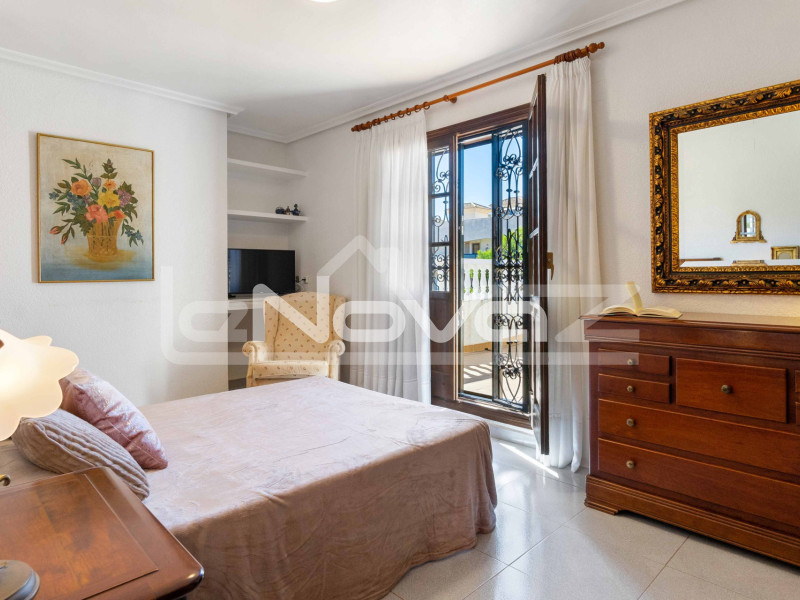 Detached villa a few steps from the beach in La Zenia, ready to move into.. #1866