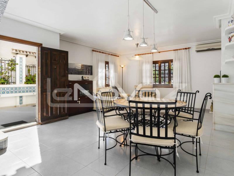 Detached villa a few steps from the beach in La Zenia, ready to move into.. #1866
