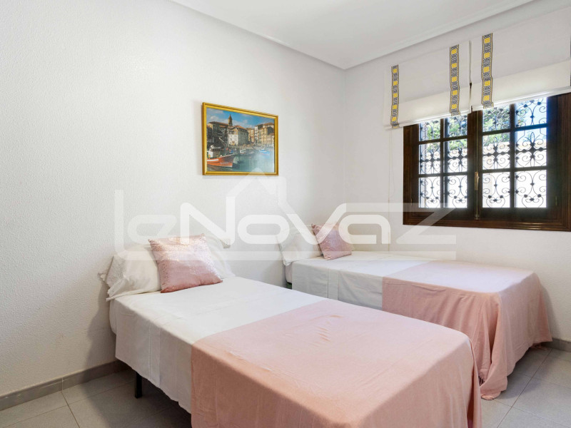Detached villa a few steps from the beach in La Zenia, ready to move into.. #1866