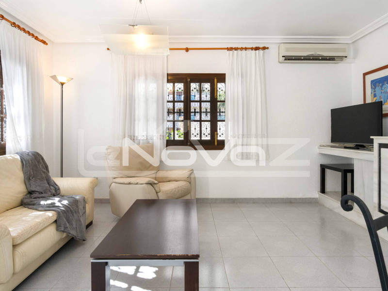 Detached villa a few steps from the beach in La Zenia, ready to move into.. #1866