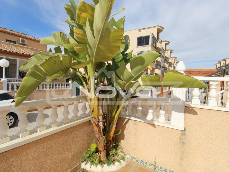 Hangulatos, 2 hálószobás sorház egy szinten, saját kerttel és napozóterasszal. #1939