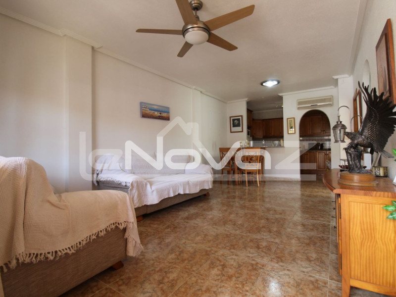 Hangulatos, 2 hálószobás sorház egy szinten, saját kerttel és napozóterasszal. #1939