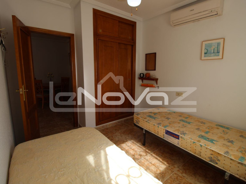 Hangulatos, 2 hálószobás sorház egy szinten, saját kerttel és napozóterasszal. #1939