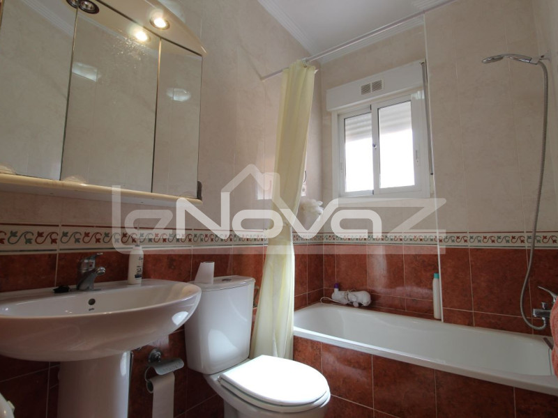 Hangulatos, 2 hálószobás sorház egy szinten, saját kerttel és napozóterasszal. #1939