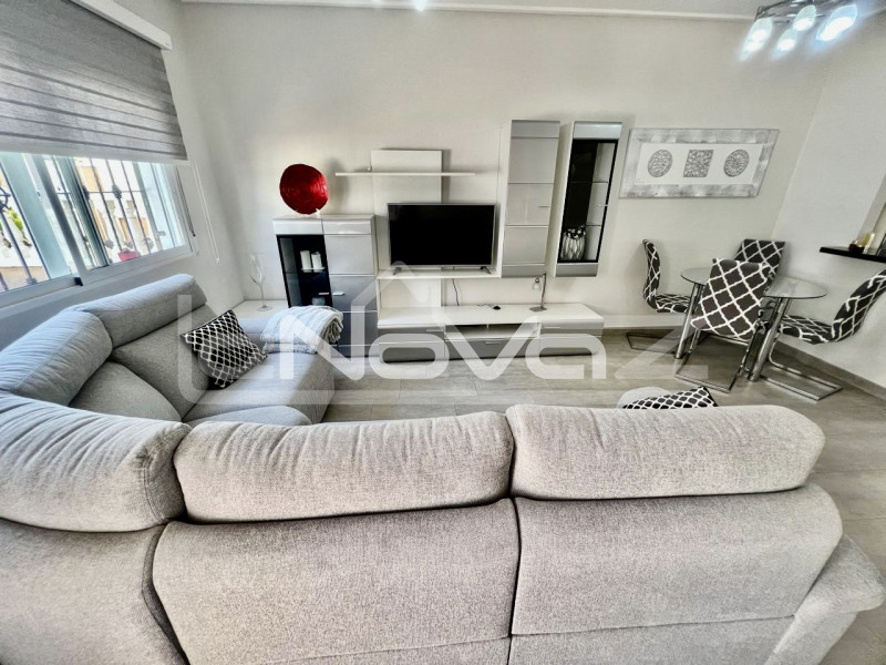 Апартаменти з двома спальнями в Los Dolses (Orihuela Costa). #1941