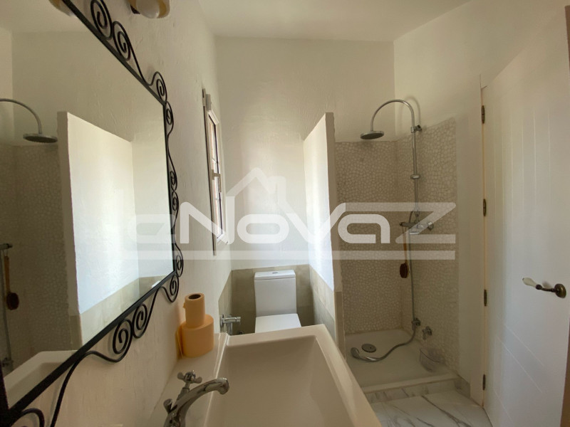 Elegante villa independiente de 5 dormitorios con piscina privada en Villamartín. #1959