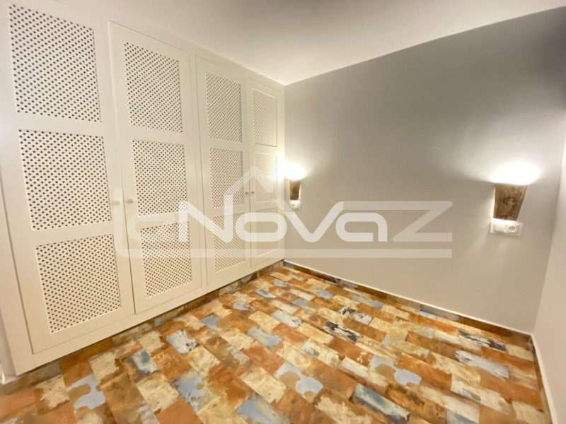 Elegante villa independiente de 5 dormitorios con piscina privada en Villamartín. #1959