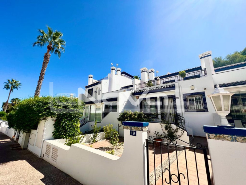 Eladó 3 hálószobás, 2 fürdőszobás sorház Los Dolcesben. #1972