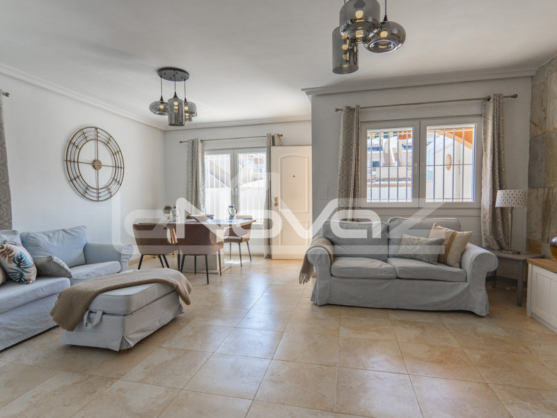 Villa három hálószobával Lomas de Cabo Roig. #1980