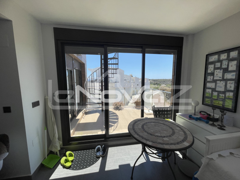 Takvåning med tre sovrum i Las Ramblas. #1997