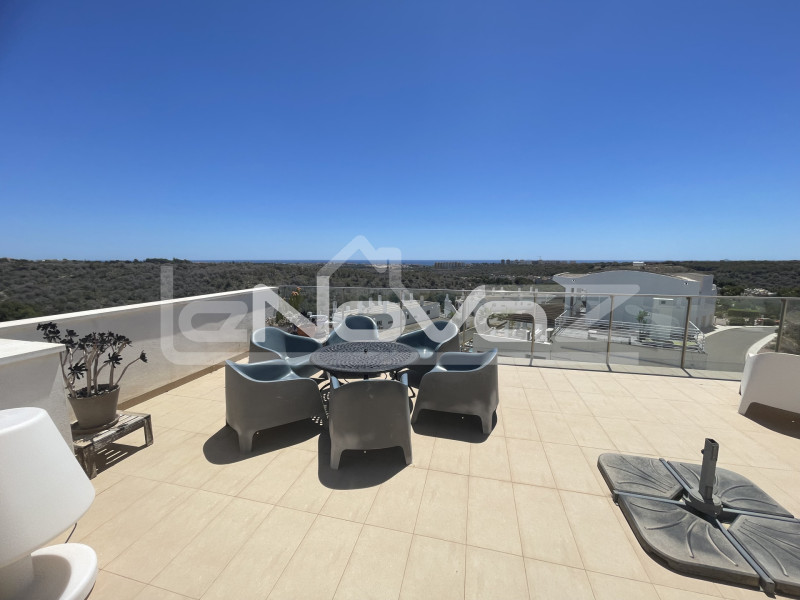 Takvåning med tre sovrum i Las Ramblas. #1997