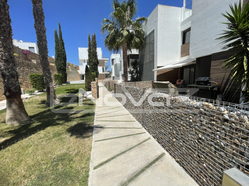 Takvåning med tre sovrum i Las Ramblas. #1997