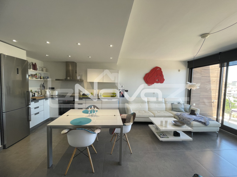 Takvåning med tre sovrum i Las Ramblas. #1997