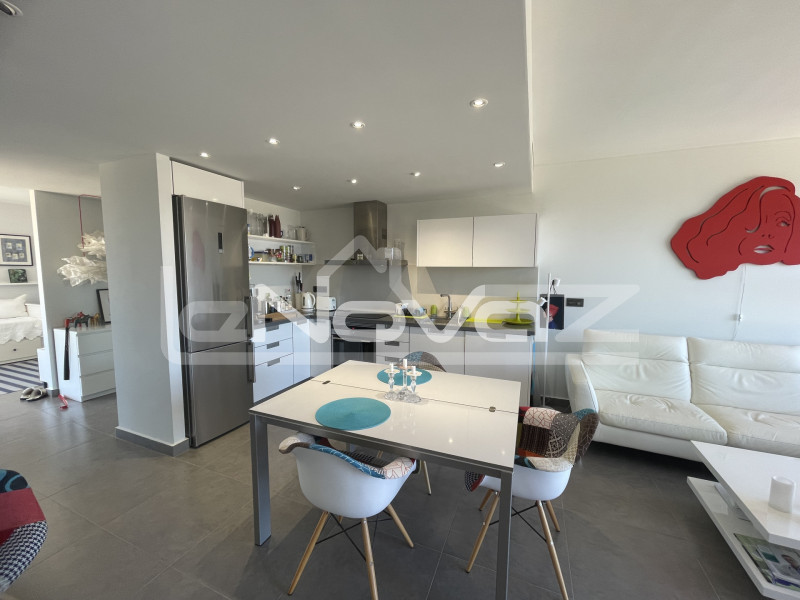 Takvåning med tre sovrum i Las Ramblas. #1997