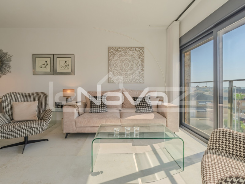 2-bedroom duplex penthouse in La Zenia. #2011