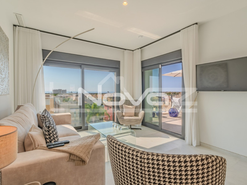 2-bedroom duplex penthouse in La Zenia. #2011