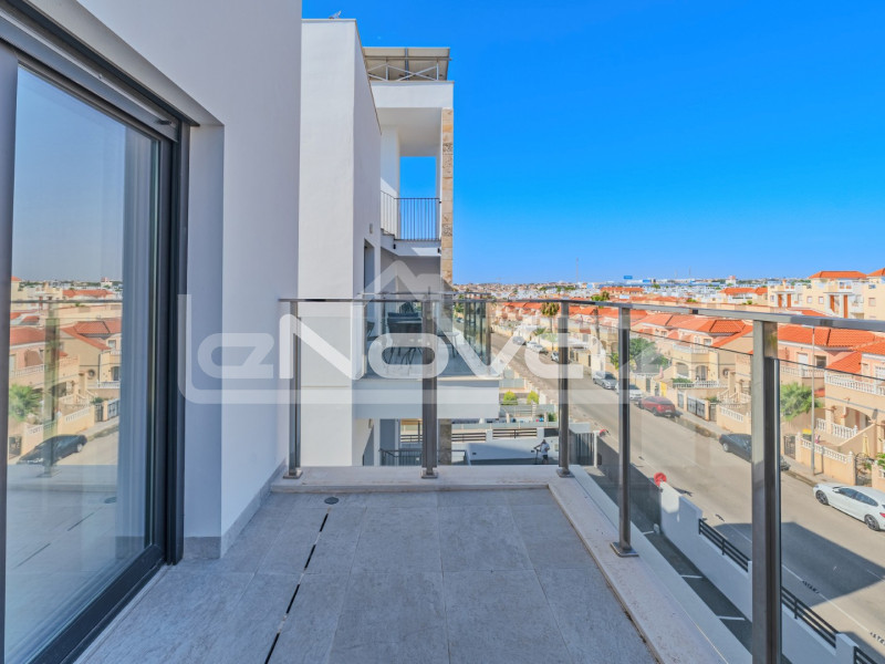 2-bedroom duplex penthouse in La Zenia. #2011