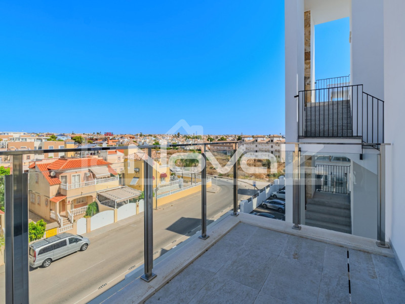 2-bedroom duplex penthouse in La Zenia. #2011