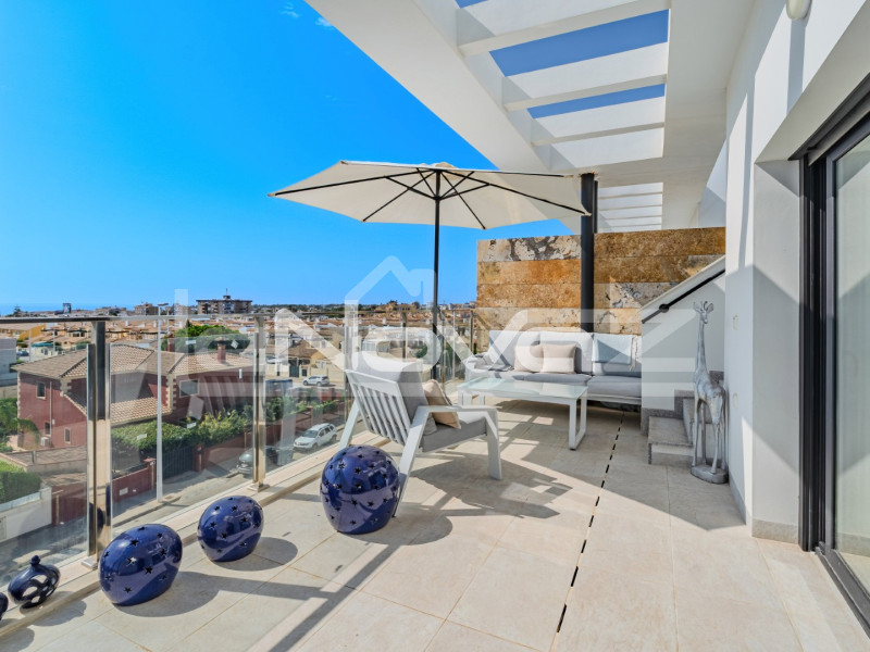 2-bedroom duplex penthouse in La Zenia. #2011