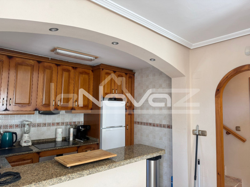 3-piętrowy bungalow z 3 sypialniami w Lomas de Cabo Roig. #2021