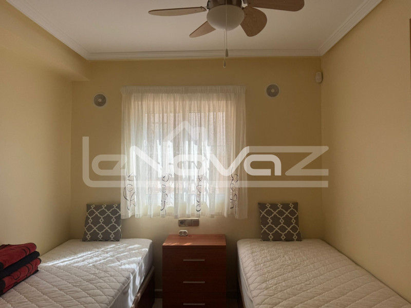 3-piętrowy bungalow z 3 sypialniami w Lomas de Cabo Roig. #2021