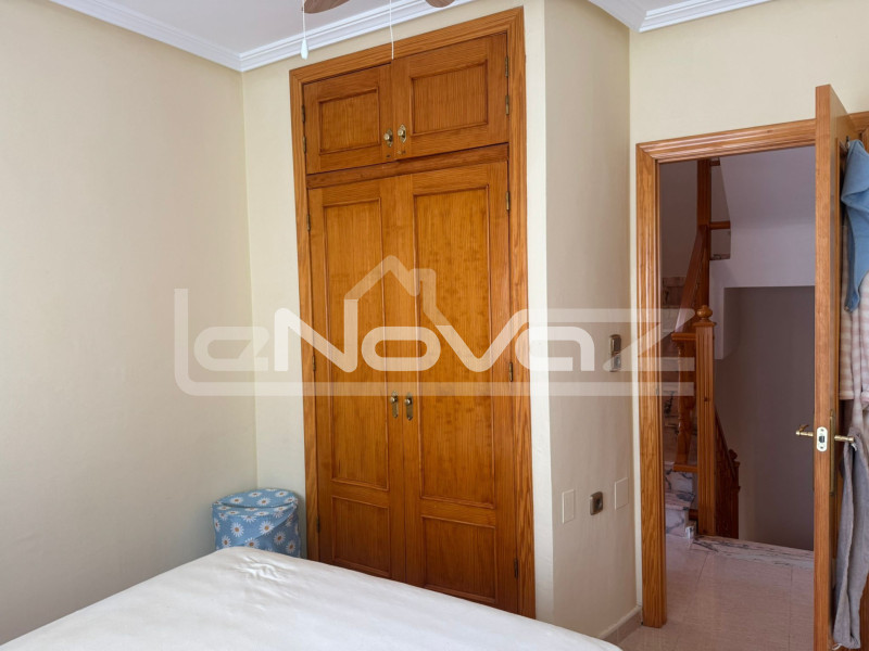 3-piętrowy bungalow z 3 sypialniami w Lomas de Cabo Roig. #2021