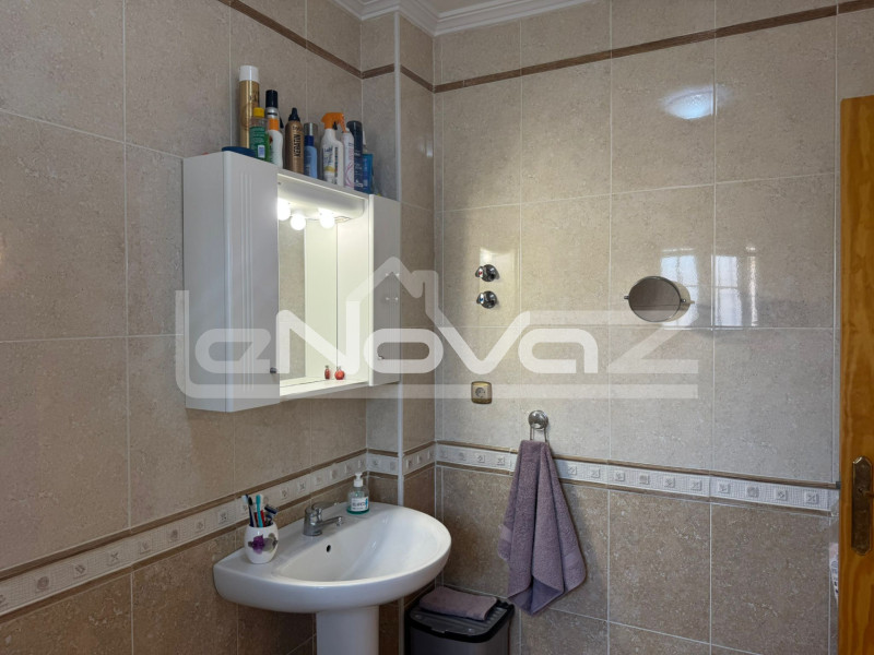 3-piętrowy bungalow z 3 sypialniami w Lomas de Cabo Roig. #2021