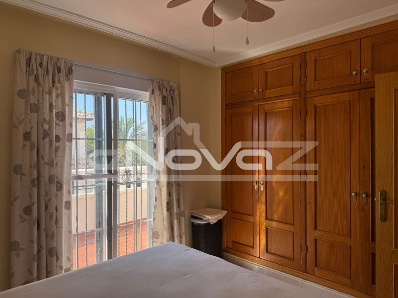 3-piętrowy bungalow z 3 sypialniami w Lomas de Cabo Roig. #2021