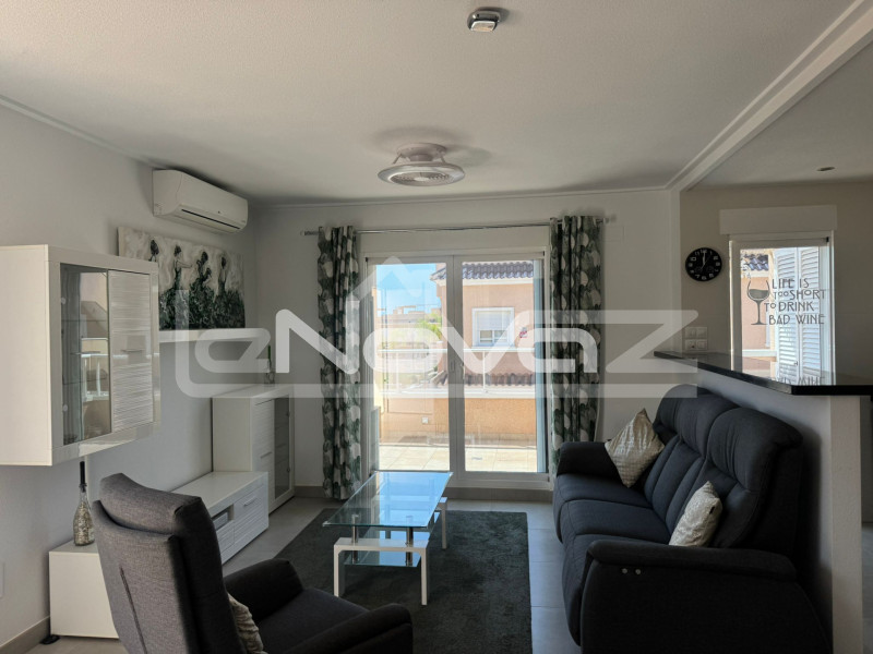 Kétszintes, két hálószobás bungaló Lomas de Cabo Roigban. #2022