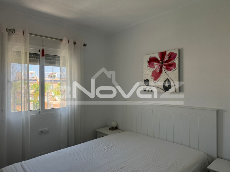 Kétszintes, két hálószobás bungaló Lomas de Cabo Roigban. #2022