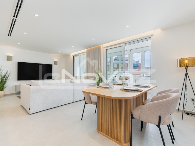 Penthouse on the first line of the beach in Torrevieja. #2023