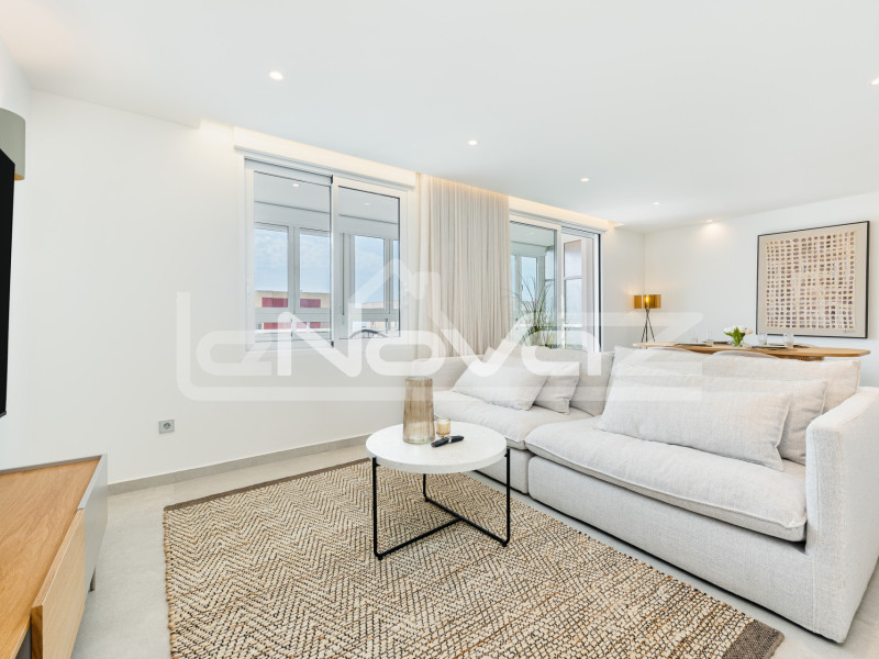 Penthouse on the first line of the beach in Torrevieja. #2023