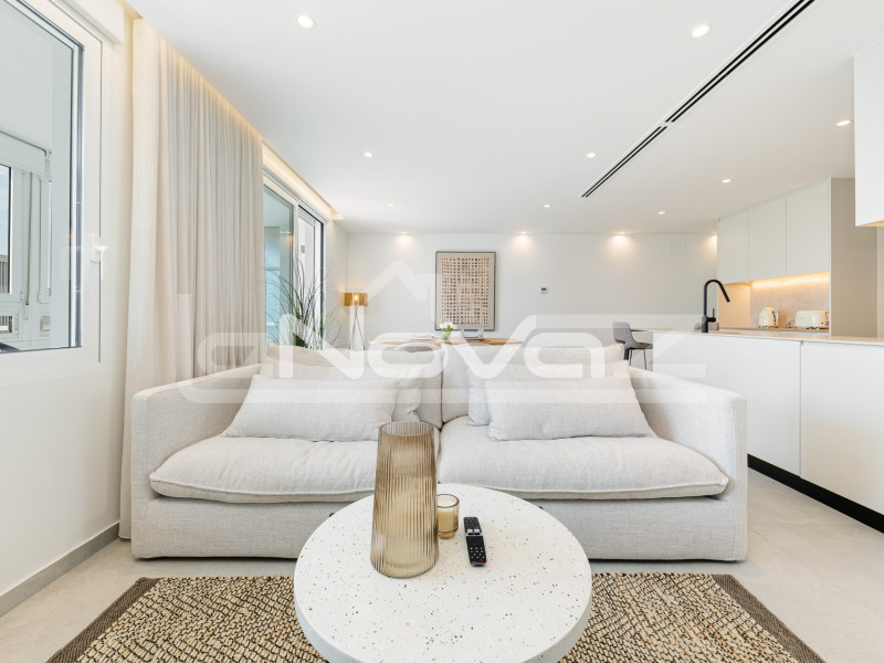 Penthouse on the first line of the beach in Torrevieja. #2023