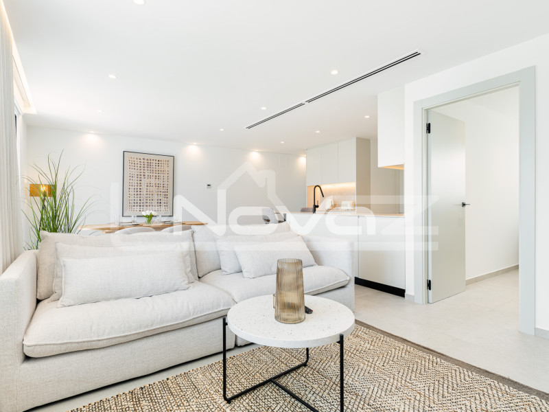 Penthouse on the first line of the beach in Torrevieja. #2023