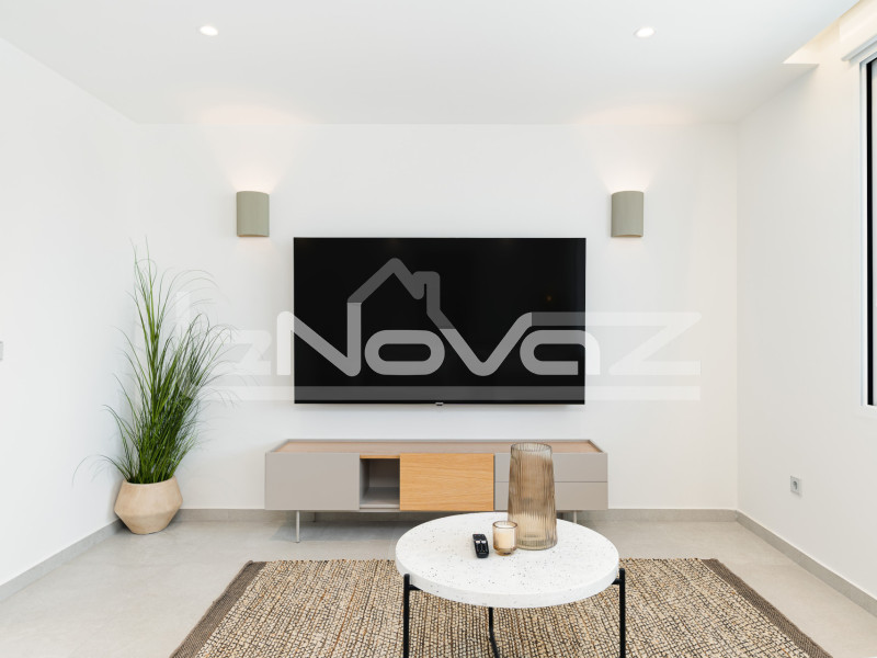 Penthouse on the first line of the beach in Torrevieja. #2023