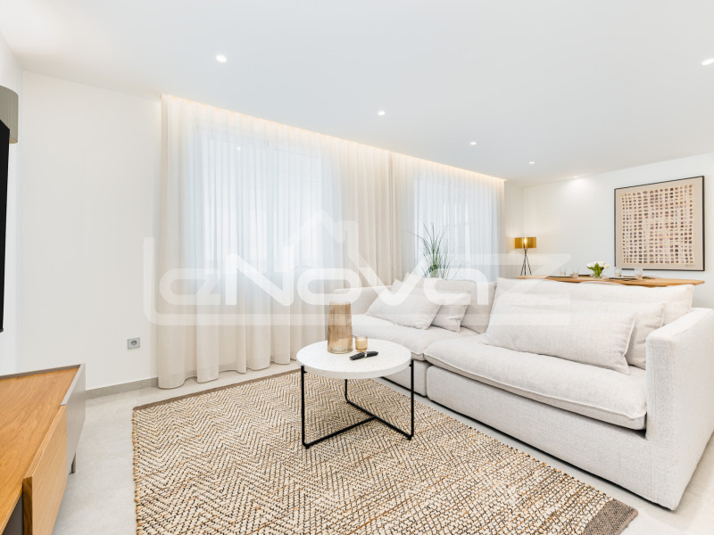 Penthouse on the first line of the beach in Torrevieja. #2023