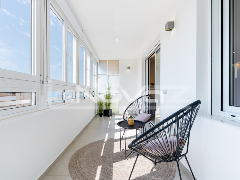 Penthouse on the first line of the beach in Torrevieja. #2023