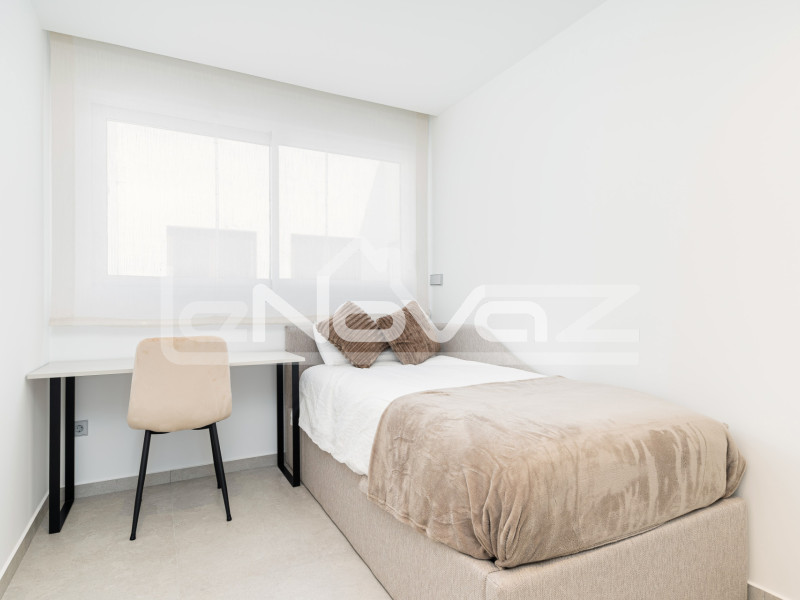 Penthouse on the first line of the beach in Torrevieja. #2023