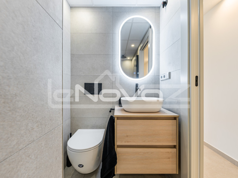 Penthouse on the first line of the beach in Torrevieja. #2023