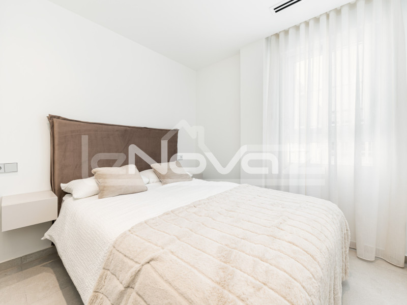 Penthouse on the first line of the beach in Torrevieja. #2023