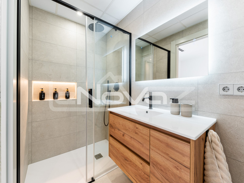 Penthouse on the first line of the beach in Torrevieja. #2023