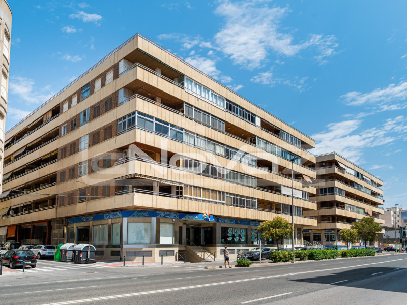 Penthouse on the first line of the beach in Torrevieja. #2023