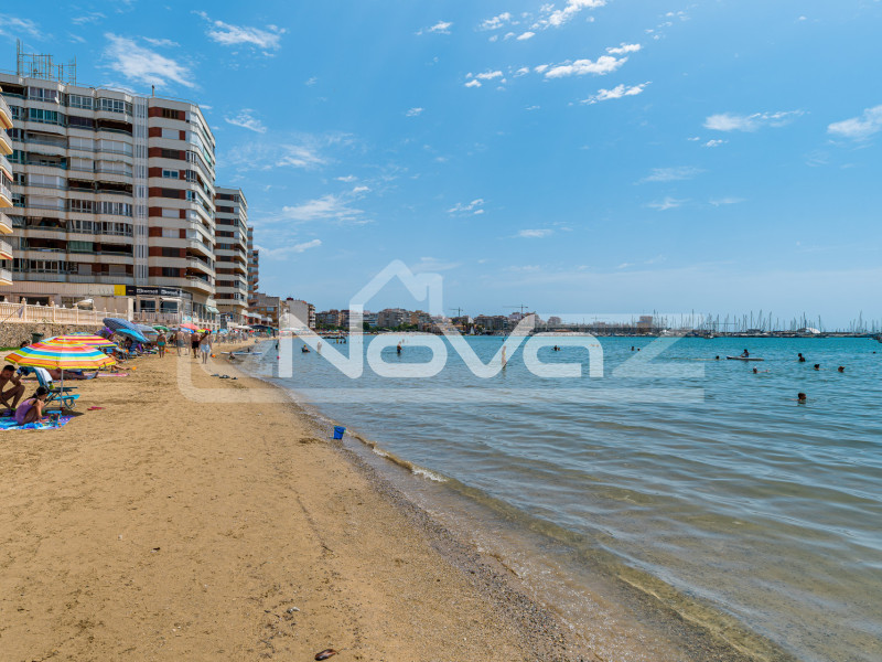 Penthouse on the first line of the beach in Torrevieja. #2023