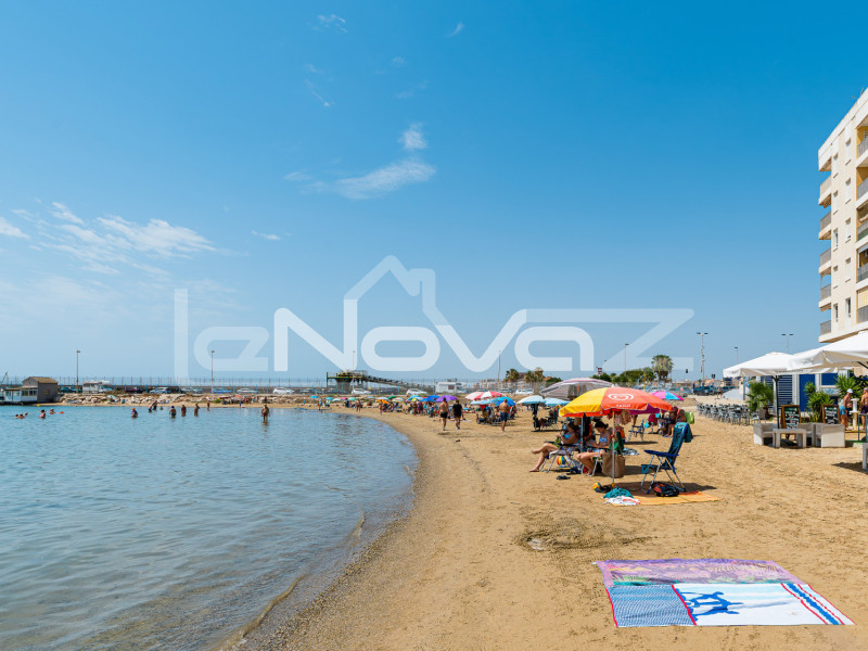 Penthouse on the first line of the beach in Torrevieja. #2023