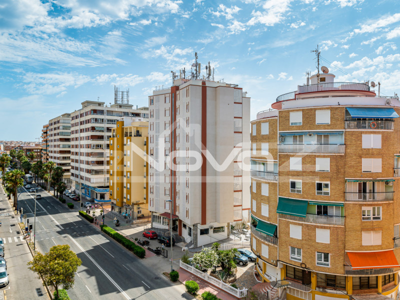 Penthouse on the first line of the beach in Torrevieja. #2023