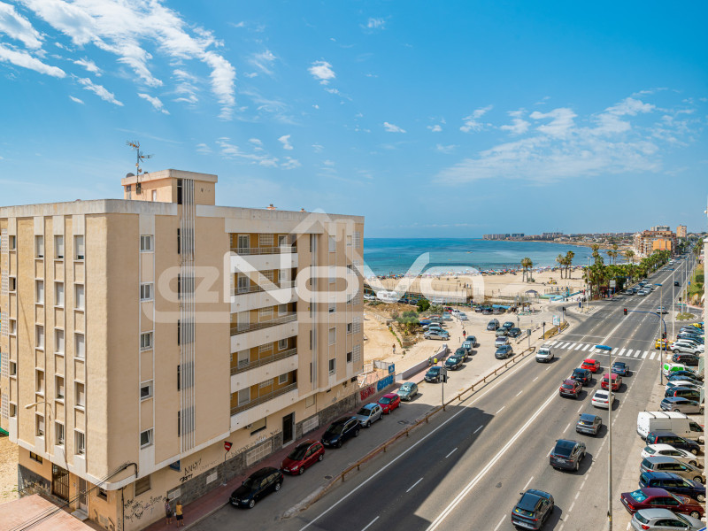 Penthouse on the first line of the beach in Torrevieja. #2023