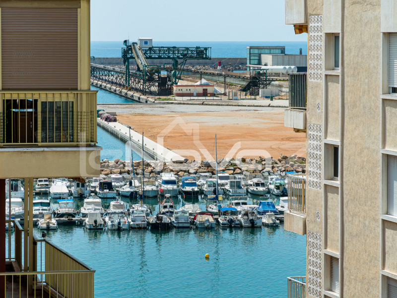 Penthouse on the first line of the beach in Torrevieja. #2023