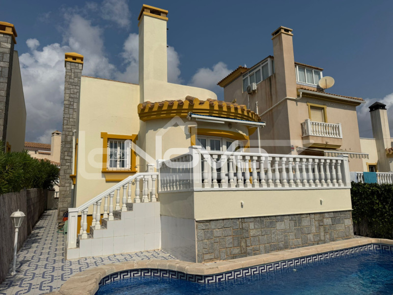 4 hálószobás villa Cabo Roigban. #2024