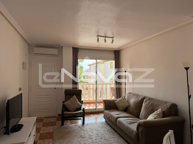 2-bedroom penthouse in Villamartín. #2025